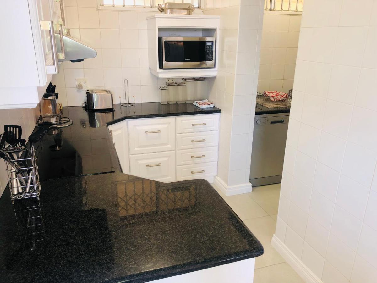 22 Kyalanga Beachfront Apartment Durban Exterior photo
