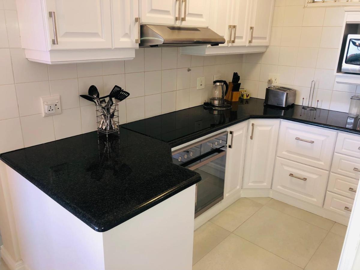 22 Kyalanga Beachfront Apartment Durban Exterior photo